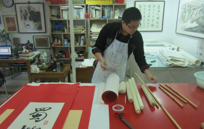 怎樣裝裱字畫(huà),書(shū)畫(huà)裝裱的簡(jiǎn)易方法解析 怎樣裝裱字畫(huà),書(shū)畫(huà)裝裱的簡(jiǎn)易方法解析